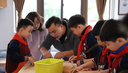 學(xué)習(xí)：以陶藝賦能新時(shí)代勞動教育。